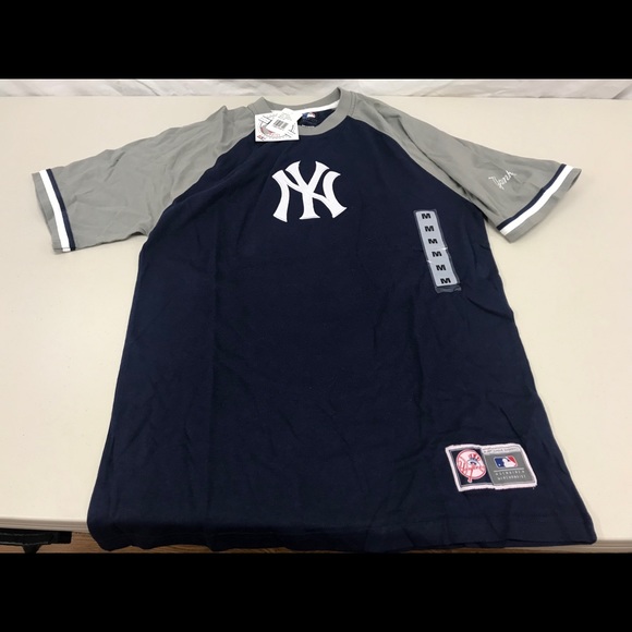 MLB Other - MLB New Your Yankee Pull over T Shirt